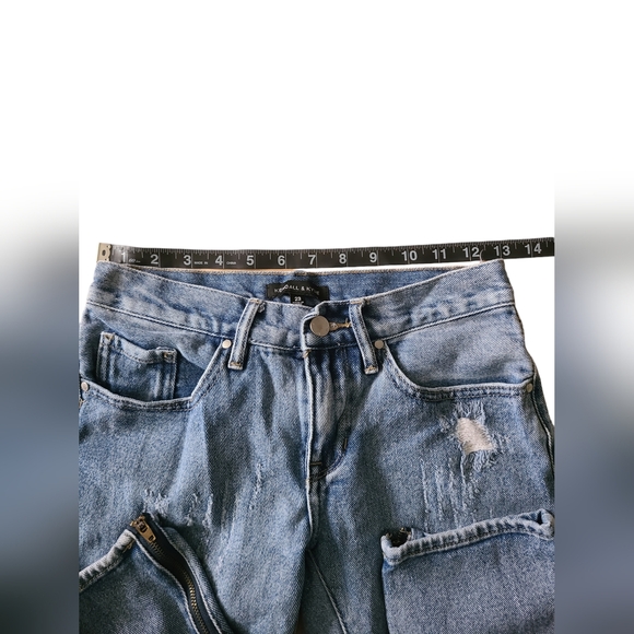 KENDALL & KYLIE | DISTRESSED JEANS WITH ZIP UP ANKLE | SIZE 23 - Picture 4 of 10